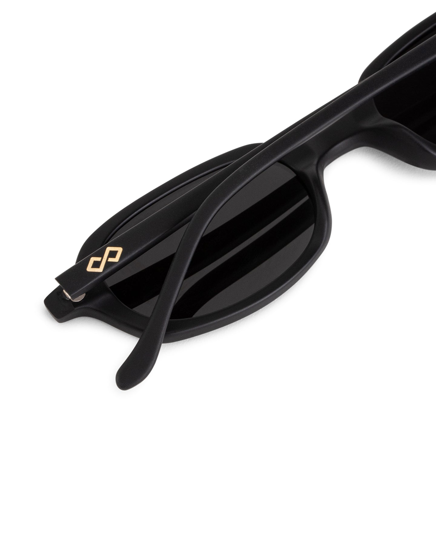 Discover Carolyn Black Sunglasses for Women – Stylish UV Protection, Available in USA, UK, Canada & UAE
